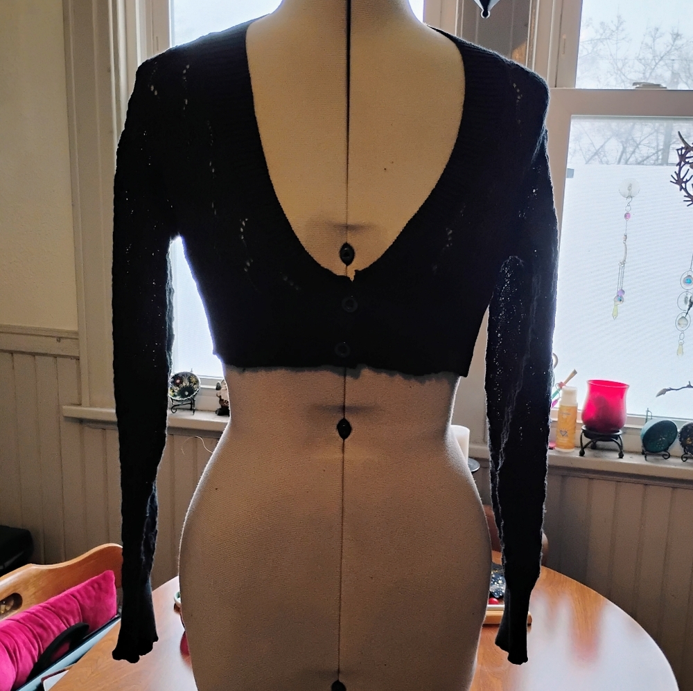 Elegant Black Cropped Cardigan